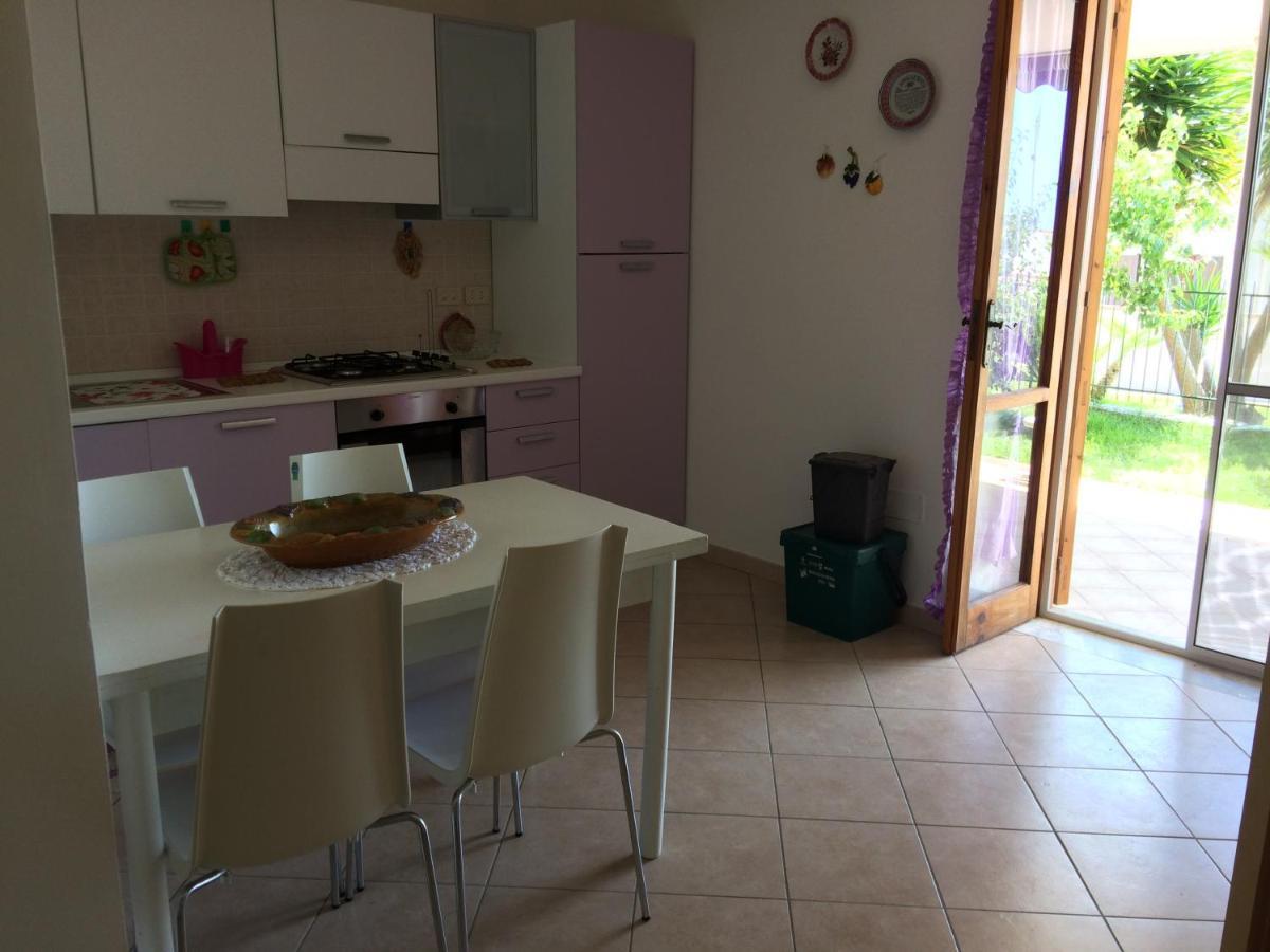 Casa Vacanze La Tuia 卡斯特拉巴特 外观 照片