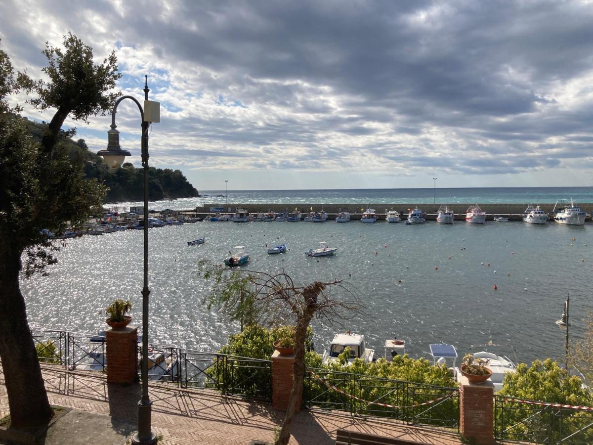 Casa Vacanze La Tuia 卡斯特拉巴特 外观 照片
